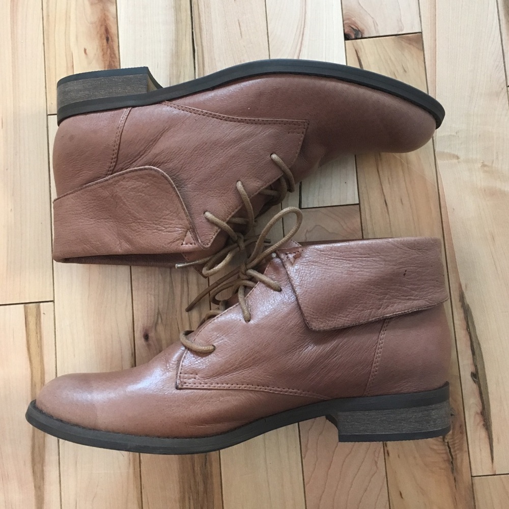Steve Madden size 8 leather booties